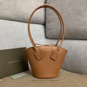 BOTTEGA VENETA BASKET BAG <br>보테가 베네타 바스켓 백