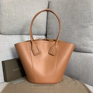 BOTTEGA VENETA BASKET BAG <br>보테가 베네타 바스켓 백