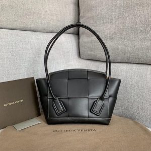 BOTTEGA VENETA ARCO BAG <br>보테가 베네타 아르코 백