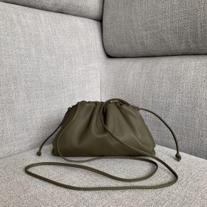 BOTTEGA VENETA BUTTER CARF POUCH <br>보테가 베네타 버터 카프 파우치