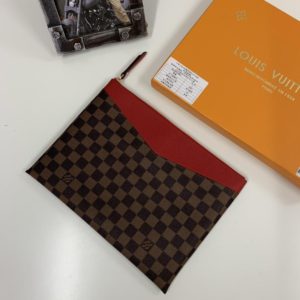 LOUIS VUITTON DAILY CLUTCH<br>루이비통 데일리 클러치<br>[29.5x21cm 이태리가죽]