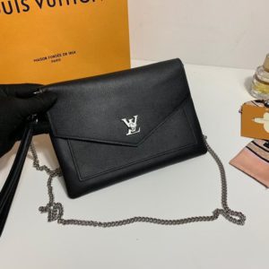 LOUIS VUITTON POCHETTE MYLOCKME<br>루이비통 포쉐트 마이락미<br>[24x16x1cm 이태리가죽]