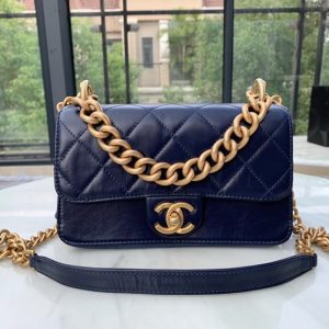 CHANEL FLAP BAG<br>샤넬 플랩 백<br>[19.5cm 빈티지 소가죽]