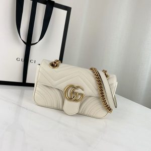 GUCCI GG MARMONT SHOULDER BAG<br>구찌 GG 마몬트 숄더백<br>[22x13x6cm 이태리송아지가죽]