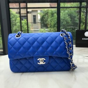 CHANEL CLASSIC FLAP BAG<br>샤넬 클래식 플랩 백<br>[23cm 이태리 양가죽]