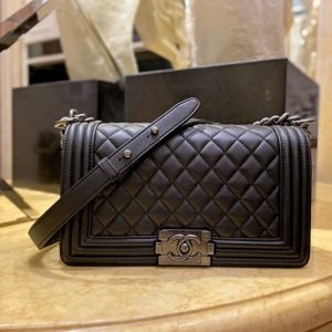 CHANEL BOY FLAP BAG <br>샤넬 보이 플랩 백<br>[25cm INCAS정품가죽]