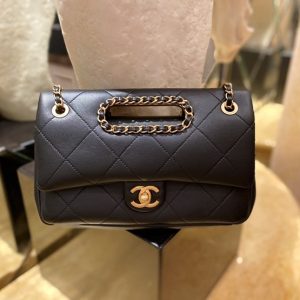 CHANEL FLAP BAG<br>샤넬 플랩 백<br>[26x19x8cm 산양가죽]