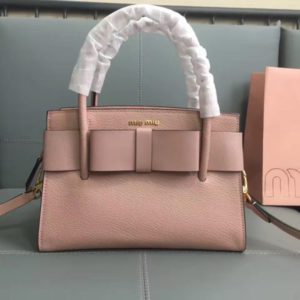 MIUMIU CROSSBODY LEATHER SHOULDER BAG<br>미우미우 크로스바디 레더 숄더 백<br>[26x18x13cm]