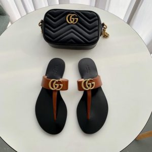 GUCCI LATHER SLIPPER<br>구찌 레더 슬리퍼<br><i>35-40 SIZE 이태리 소가죽</i>