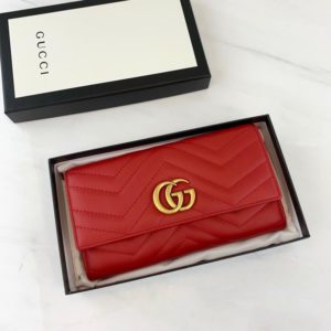 GUCCI GG MARMONT WALLET<br>구찌 GG 마몬트 장지갑<br><i>19.5x10x2.5cm 이태리가죽</i>