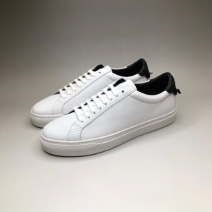 GIVENCHY URBAN STREET SNEAKERS<br>지방시 어반 스트리트 스니커즈<br><i>38-44 SIZE</i>