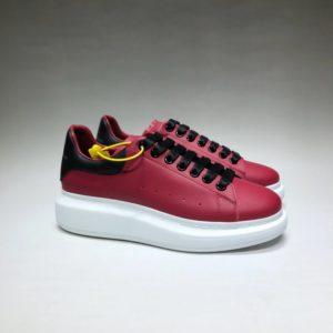 ALEXANDER MCQUEEN OVERSIZED SNEAKERS<br>알렉산더 맥퀸 오버솔 스니커즈<br><i>35-44 SIZE 최상급</i>