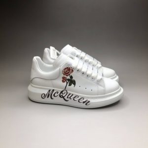 ALEXANDER MCQUEEN OVERSIZED SNEAKERS<br>알렉산더 맥퀸 오버솔 스니커즈<br><i>35-44 SIZE 최상급</i>