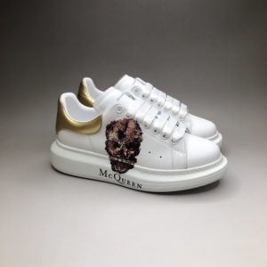 ALEXANDER MCQUEEN OVERSIZED SNEAKERS<br>알렉산더 맥퀸 오버솔 스니커즈<br><i>35-44 SIZE 최상급</i>