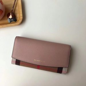 BURBERRY CHECK LEATHER WALLET<br>버버리 체크 가죽 장지갑<br><i>19X10cm</i>