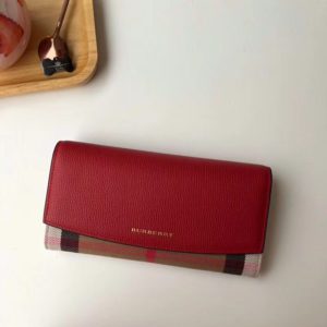 BURBERRY CHECK LEATHER WALLET<br>버버리 체크 가죽 장지갑<br><i>19X10cm</i>