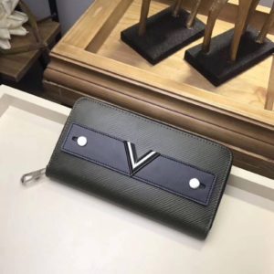 LOUIS VUITTON EPI POCHETTE ESSENTIAL WALLET<br>루이비통 에삐 포쉐트 에쎈셜 지퍼 장지갑<br><i>19x10x2cm</i>