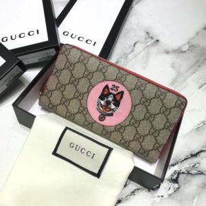 GUCCI GG SUPREME BOSCO WALLET<br>구찌 보스코 지퍼 장지갑<br><i>19x10x2.5cm</i>