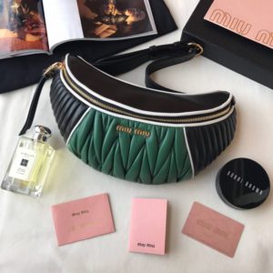 MIUMIU MATELASSE TWOTONE BELT BAG<br>미우미우 마테라쎄 투톤 벨트백<br>[28x16cm]