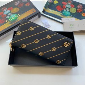 GUCCI GG LOGO ZIPPER WALLET<br>구찌 GG 로고 지퍼 지갑<br><i>19x10cm 이태리가죽</i>