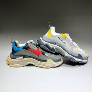 BALENCIAGA TRIPLE S<br>발렌시아가 트리플 S 스니커즈<i>35-45 SIZE 최상급</i>