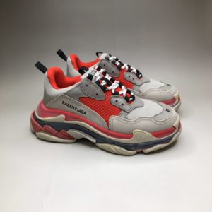 BALENCIAGA TRIPLE S<br>발렌시아가 트리플 S 스니커즈<i>35-45 SIZE 최상급</i>