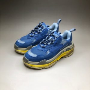 BALENCIAGA TRIPLE S<br>발렌시아가 트리플 S 스니커즈<i>35-45 SIZE 최상급</i>