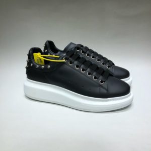 ALEXANDER MCQUEEN OVERSIZED SNEAKERS<br>알렉산더 맥퀸 오버솔 스니커즈<br><i>35-44 SIZE 최상급</i>