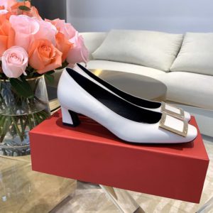 ROGER VIVIER MIDDLE HEEL SHOES<br>로저비비에 미들 힐 슈즈<br><i>35-40 SIZE 굽 4.5cm</i>