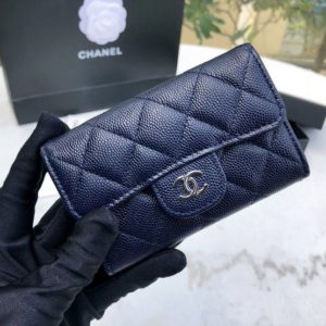 CHANEL CLASSIC FLAP WALLET<br>샤넬 클래식 플랩 지갑<br><i>11.5×10.5x2cm 이태리 캐비어소가죽</i>