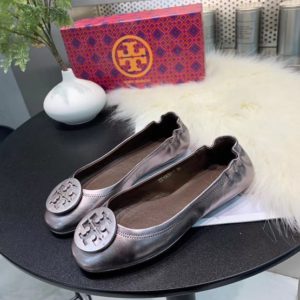 TORY BURCH LOGO BALLET FLAT SHOES<br>토리버치 로고 발레 플랫 슈즈<br><i>35-40 SIZE 이태리가죽</i>