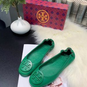 TORY BURCH LOGO BALLET FLAT SHOES<br>토리버치 로고 발레 플랫 슈즈<br><i>35-40 SIZE 이태리가죽</i>