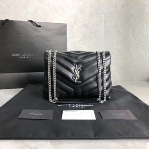 YSL LOULOU SHOULDER BAG<br>입생로랑 룰루 숄더백<br><i>25x17x9cm 이태리송아지가죽</i>