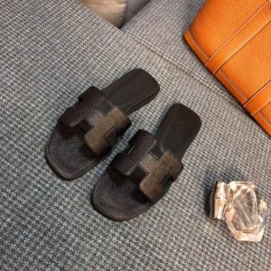 HERMES ORAN SANDAL<br>에르메스 오란 샌들<br><i>35-40 SIZE 이태리 소가죽</i>