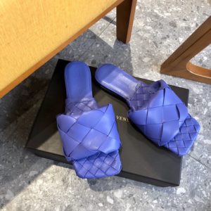 BOTTEGA VENETA LIDO FLAT SANDAL<br>보테가 베네타 리도 플랫 샌들<br><i>35-40 SIZE 이태리소가죽</i>