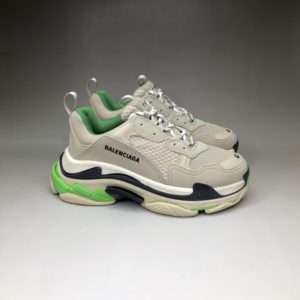 BALENCIAGA TRIPLE S<br>발렌시아가 트리플 S 스니커즈<br><i>35-45 SIZE 최상급</i>