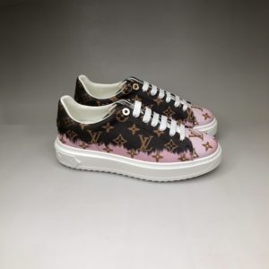 LOUIS VUITTON TIMEOUT SNEAKER<br>루이비통 타임아웃 스니커즈<br><i>35-44 SIZE 이태리소가죽</i>