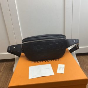 LOUIS VUITTON CUMPUS BUNBAG 루이비통 컴퍼스 범백