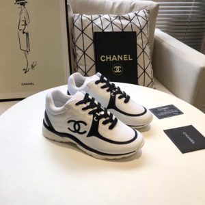 CHANEL CC LOGO SNEAKERS 샤넬 CC 로고 스니커즈