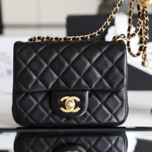 CHANEL CLASSIC FLAP BAG 샤넬 클래식 플랩 백[블랙][S사이즈]