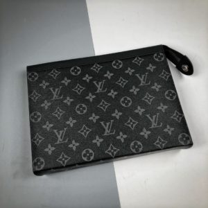 [LOUIS VUITTON] 루이비통 모노그램 이클립스 포쉐트 보야지 클러치백 POCHETTE VOYAGE CLUTCH