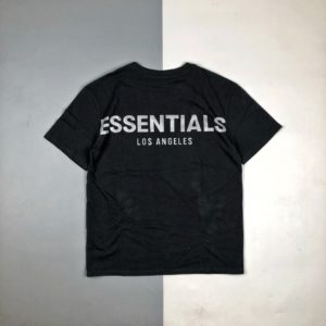 [FEAR OF GOD] 피어오브갓 FOG ESSENTIALS 3M 반사 레터 프린트 반팔 티셔츠