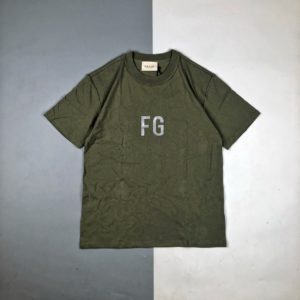 [FEAR OF GOD] 피어오브갓 FOG ESSENTIALS FG Flocking print short sleeve