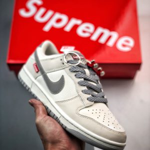 [NIKE] Supreme x Dunk Low Retro