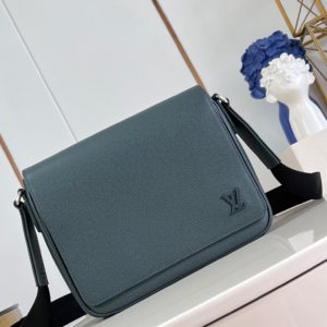 [LOUIS VUITTON] 루이비통 디스트릭트 PM 타이가 메신저백 M30970