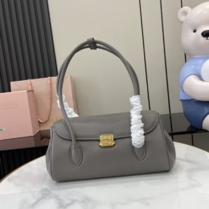 Miu Miu 미우 미우 24ss 바게트 백 가죽 숄더백 28cm