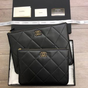 CHANEL 19 CLUTCH <br>샤넬 19 클러치