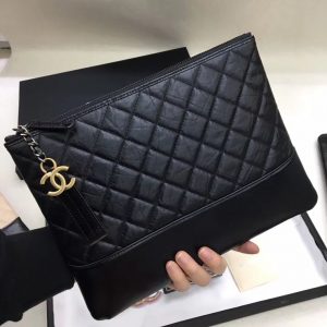 CHANEL LEATHER CLUTH <br>샤넬 레더 클러치