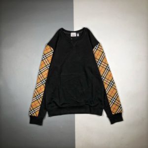 [BURBERRY] 버버리 20FW 클래식 사이드 체크 라운드넥 스웨트셔츠 맨투맨 티셔츠