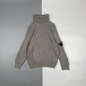 [STONE ISLAND] 스톤아일랜드 암 로고 터틀넥 스웨터